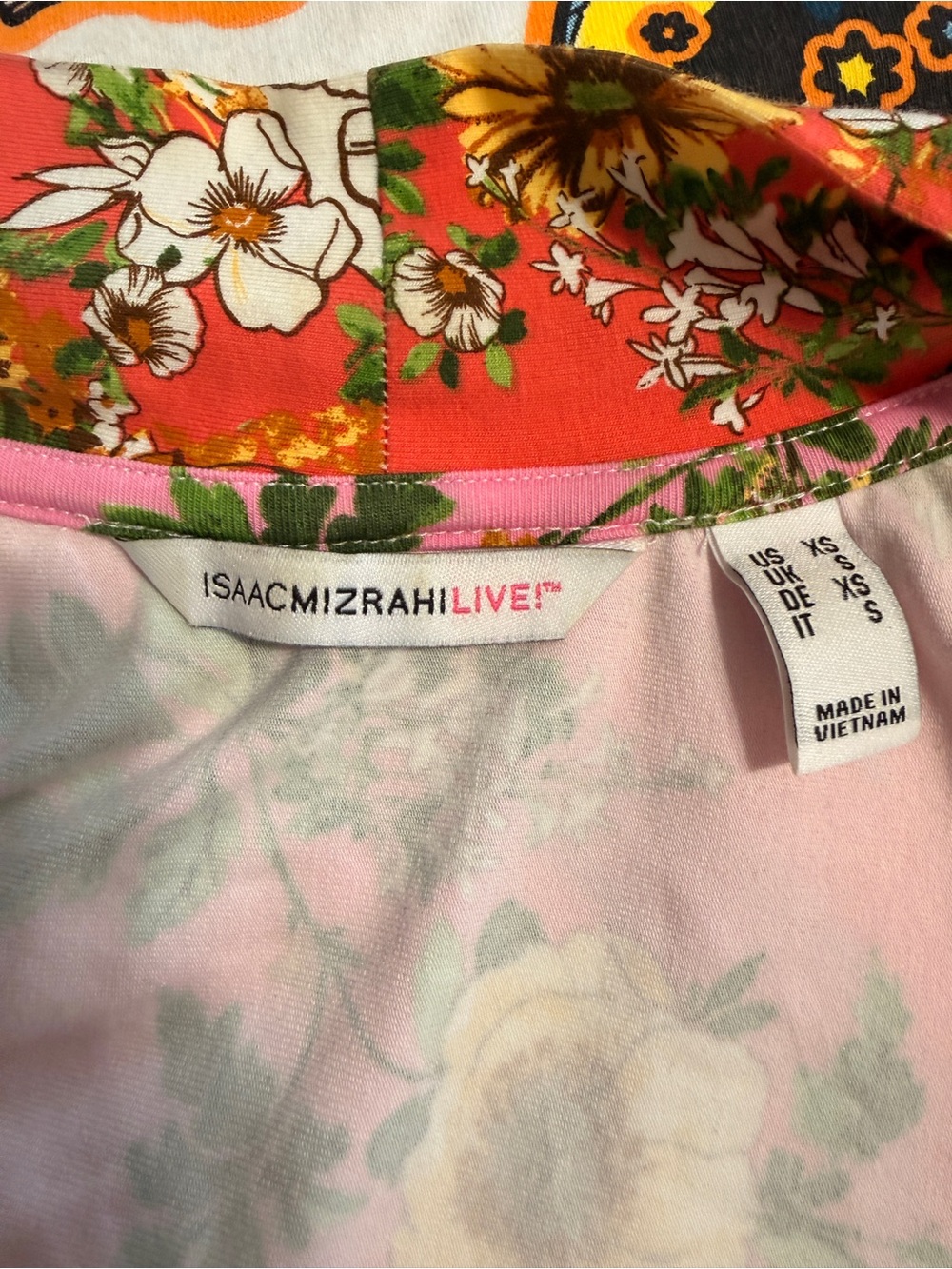 Isaac Mizrahi Pink and Coral Floral Top - Picture 5 of 5